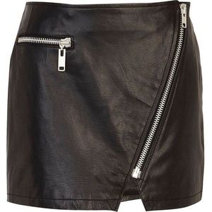 Black leather asymmetrical skirt with zippers
